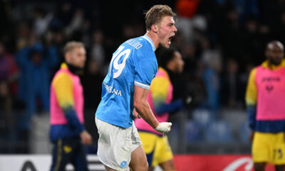 NAPLES, ITALY - JANUARY 07: Rasmus Hojlund of SSC Napoli celebrates after scoring his side second goal during the Serie A match between SSC Napoli and Hellas Verona FC at Stadio Diego Armando Maradona on January 07, 2026 in Naples, Italy. (Photo by Francesco Pecoraro/Getty Images)