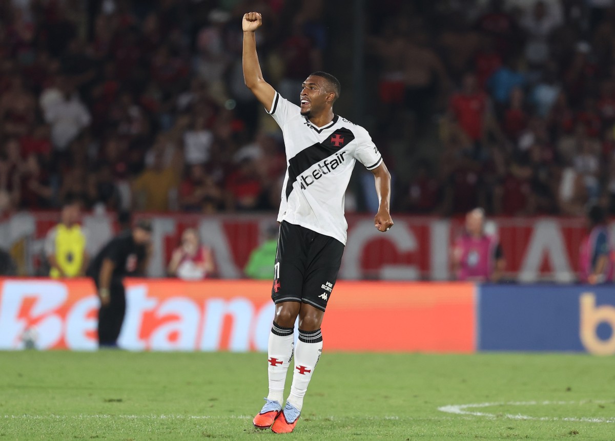 Rayan celebrates a goal for Vasco da Gama