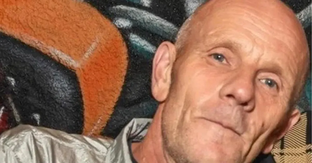 Painter died from head injuries after falling from ladder while putting up Union flag | News UK