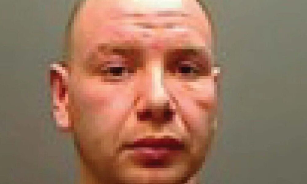 Prisoner serving 23-year sentence for attempted murder is on the run from a Cheshire prison | News UK