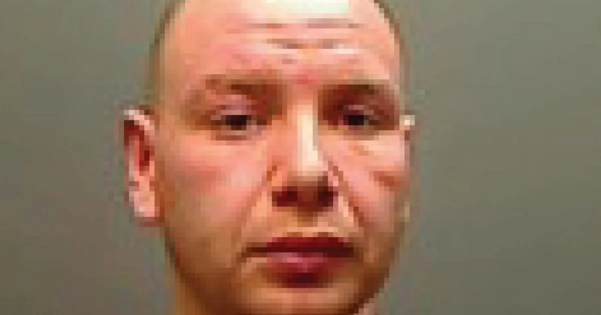 Prisoner serving 23-year sentence for attempted murder is on the run from a Cheshire prison | News UK