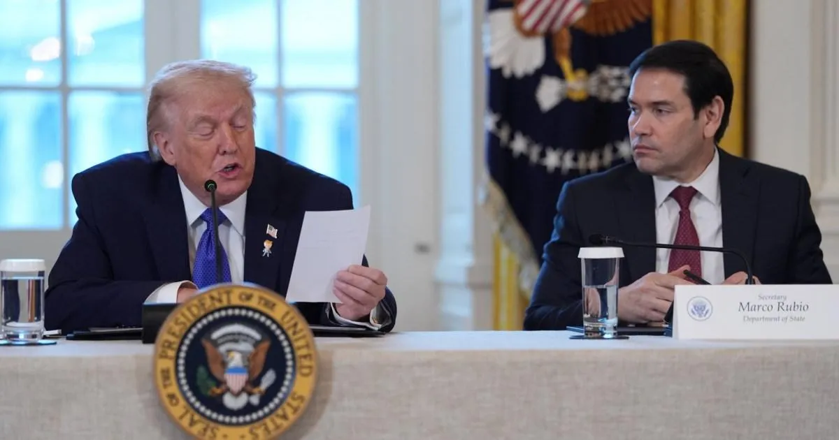 Donald Trump blunders and accidentally reads private note out loud | News US