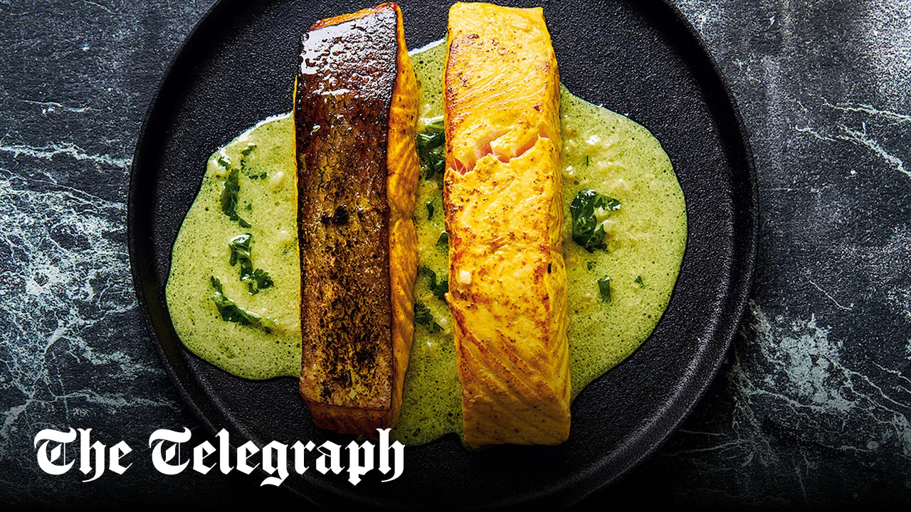 Salmon fillets with Indian spices and coconut