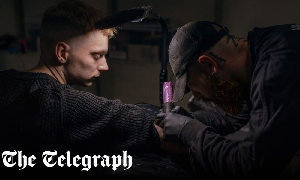 The injured Ukrainian soldiers taking up tattooing as a form of therapy
