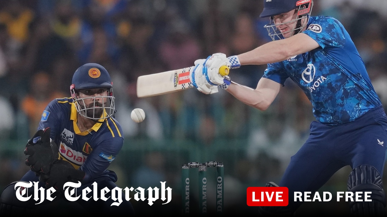 England embrace spin to beat Sri Lanka by five wickets