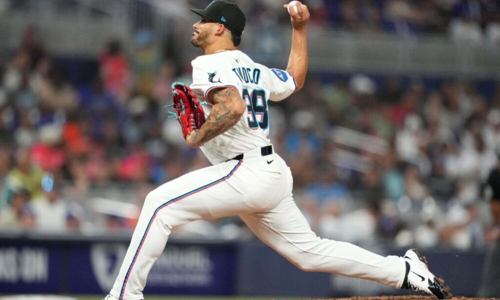 Marlins Re-Sign Jesus Tinoco To Minor League Contract