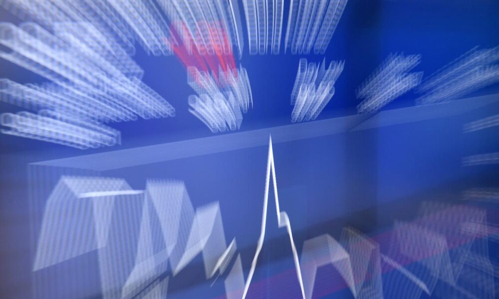 Aussie shares flat as oil swings on US-Venezuela coup