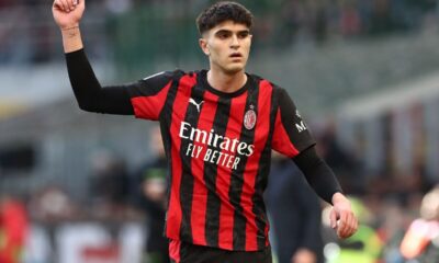 MILAN, ITALY - DECEMBER 28: Davide Bartesaghi of AC Milan gestures during the Serie A match between AC Milan and Hellas Verona FC at Giuseppe Meazza Stadium on December 28, 2025 in Milan, Italy. (Photo by Marco Luzzani/Getty Images)