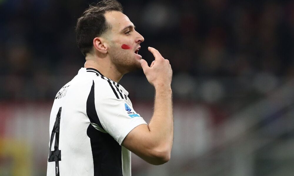 MILAN, ITALY - NOVEMBER 23: Federico Gatti of Juventus react during the Serie A match between AC Milan and Juventus at Stadio Giuseppe Meazza on November 23, 2024 in Milan, Italy. (Photo by Marco Luzzani/Getty Images)