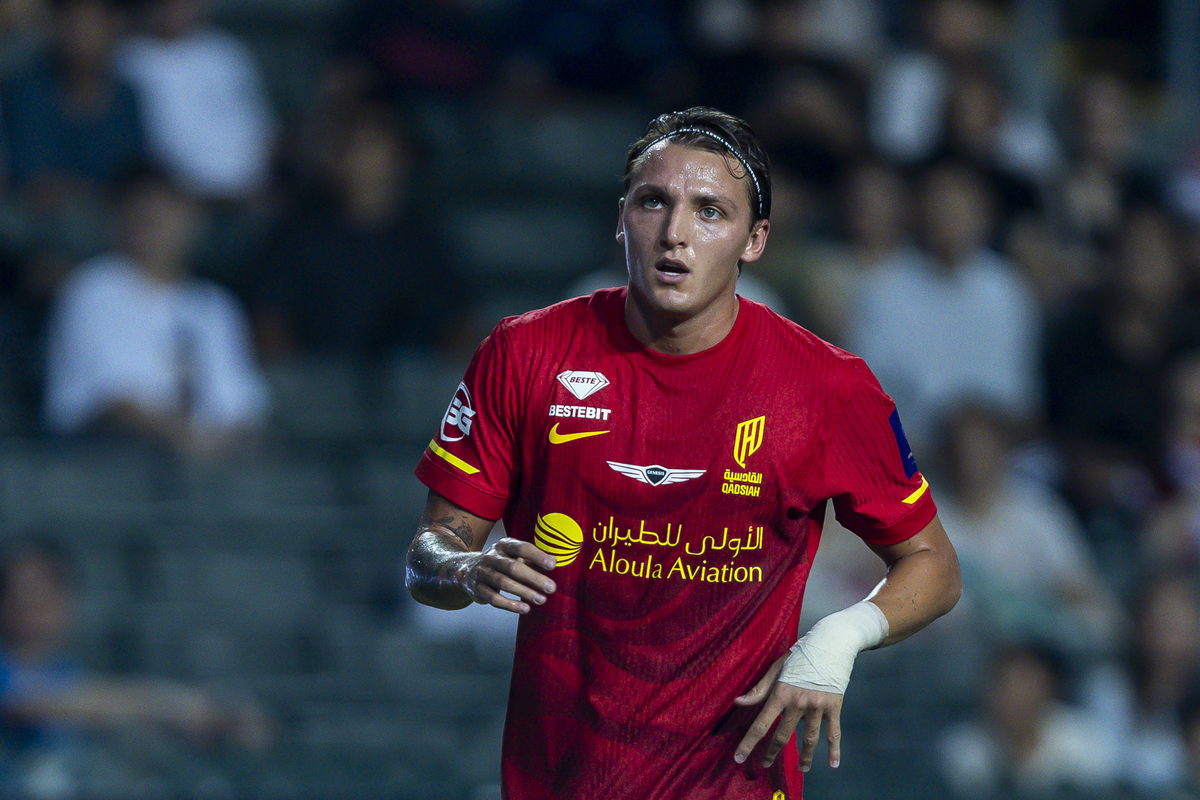 HONG KONG, CHINA - AUGUST 20: Italian international Mateo Retegui of Al Qadisah looks on during the Saudi Super Cup semi final between Al-Ahli and Al-Qadsiah at Hong Kong Stadium on August 20, 2025 in Hong Kong, China. (Photo by Yu Chun Christopher Wong/Eurasia Sport Images/Getty Images)