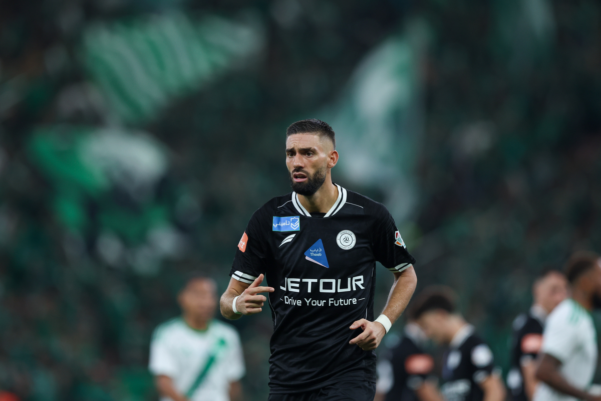 JEDDAH, SAUDI ARABIA - OCTOBER 17: Yannick Carrasco of Al Shabab looks on during the Saudi Pro League match between Al Ahli and Al Shabab at King Abdullah Sports City on October 17, 2025 in Jeddah, Saudi Arabia. (Photo by Yasser Bakhsh/Getty Images)