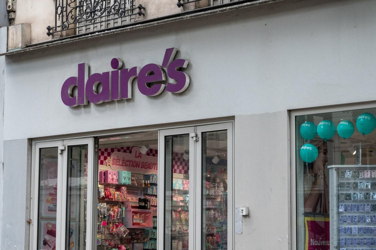 "Last ditch" bid to save high street chain Claire's fails as company is put into administration