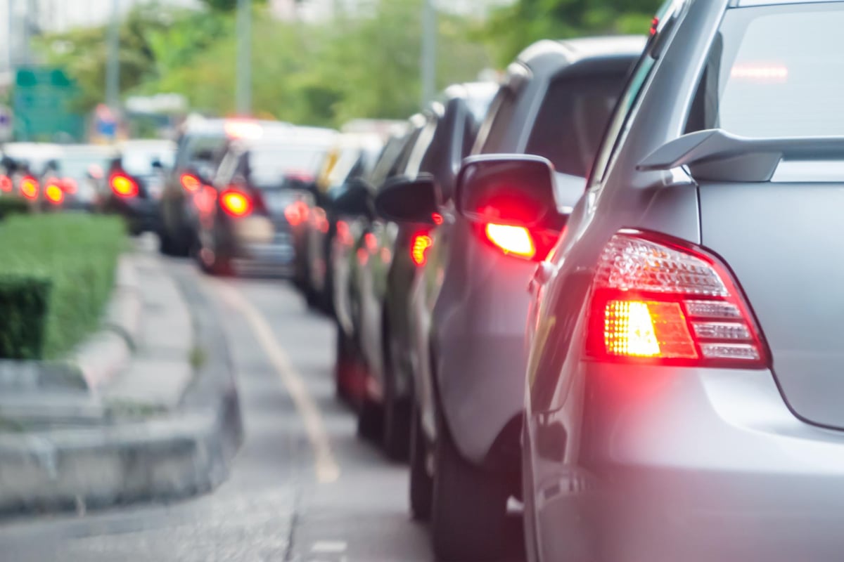 Traffic woes as commuters face "severe delays of 38 minutes" on M27 near Fareham