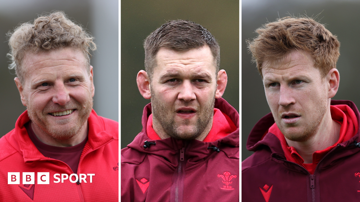 L-R: Coaches Duncan Jones, Dan Lydiate and Rhys Patchell