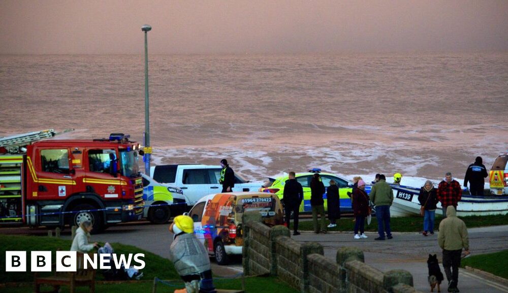 Search under way for people 'in difficulty' in sea in Withernsea