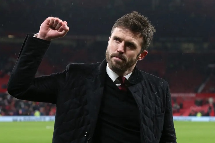 Manchester United interim boss Michael Carrick unconcerned with former players' opinions (Video)