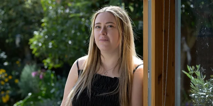 People with arthritis are being left unsupported and unable to work, says a report by Arthritis UK