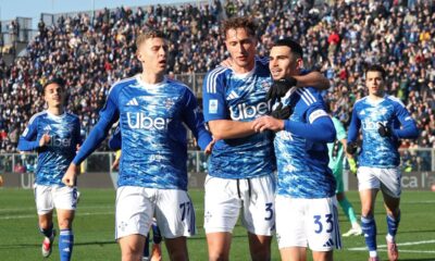 COMO, ITALY - JANUARY 03: Lucas Da Cunha of Como 1907 celebrates with his team-mates after scoring their team