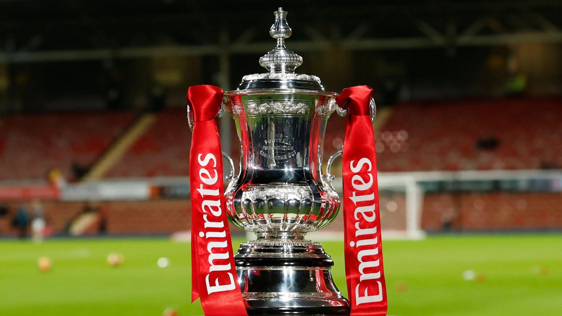 Are there FA Cup replays in the third round and do games go to extra-time & penalties?