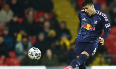 Joel Piroe of Leeds United shoots during the Sky Bet Championship match against Watford