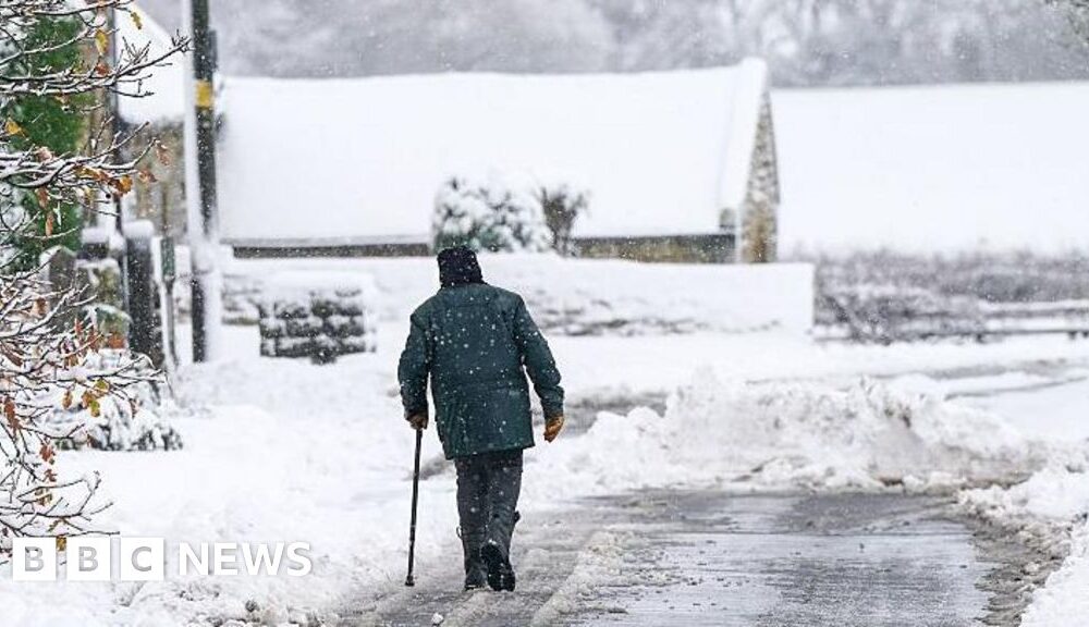 Ice and snow expected to cause travel disruption in wintry start to 2026