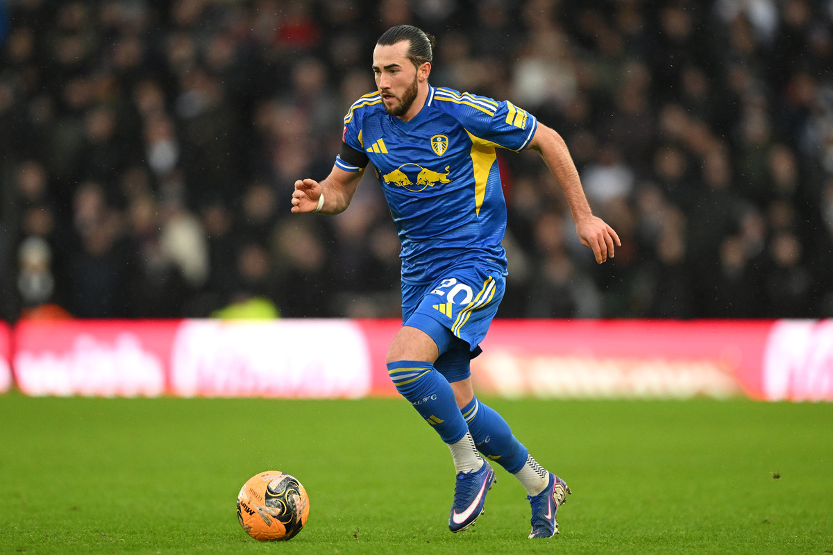 DERBY, ENGLAND - JANUARY 11: Jack Harrison of Leeds United runs with the ball during the Emirates FA Cup Third Round match between Derby County and Leeds United on January 11, 2026 in Derby, England. (Photo by Shaun Botterill/Getty Images)
