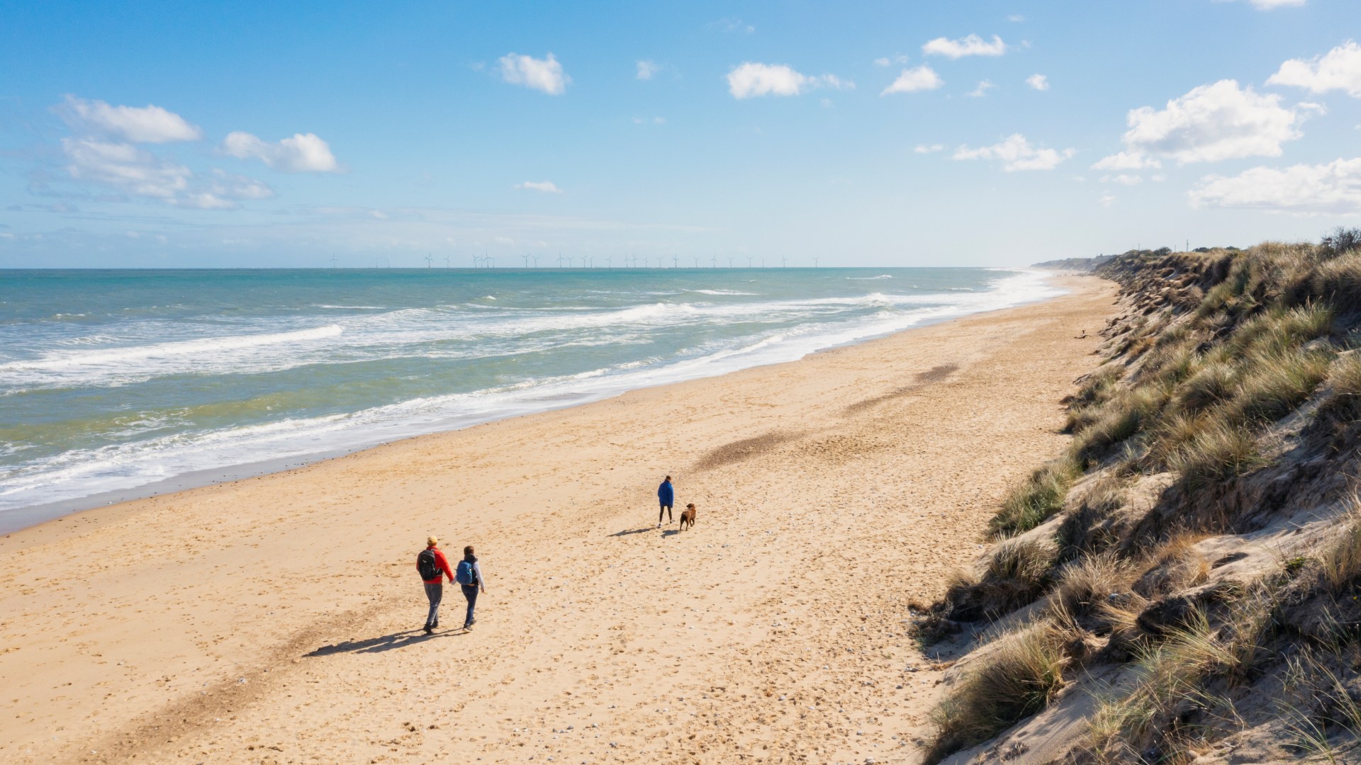 The English seaside village that is better to visit in winter with seal beaches and 300-year-old pub