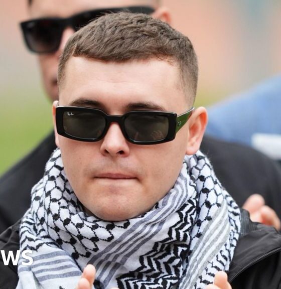 Kneecap supporters gather at High Court ahead of appeal case