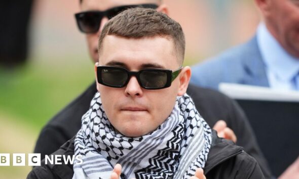 Kneecap supporters gather at High Court ahead of appeal case