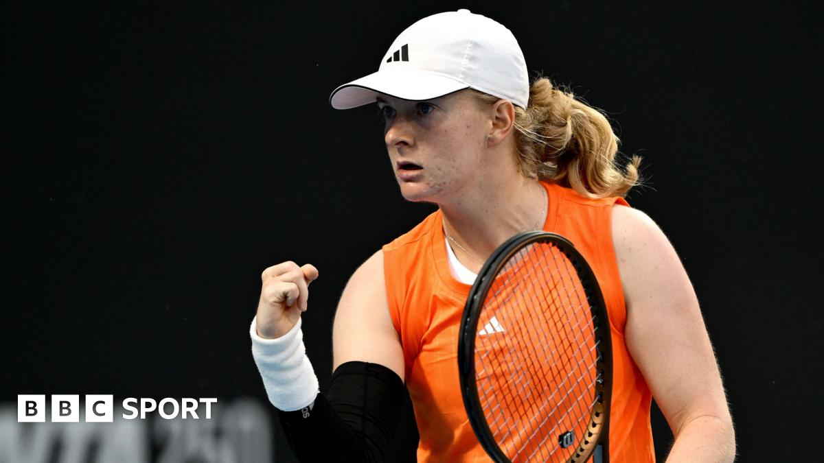 Manchester United head coach Ruben Amorim in a dark winter coat on the touchline before the 1-1 draw with Leeds