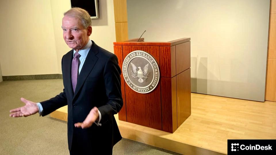 House Democrats slam SEC for dropping crypto cases with  Trump ties