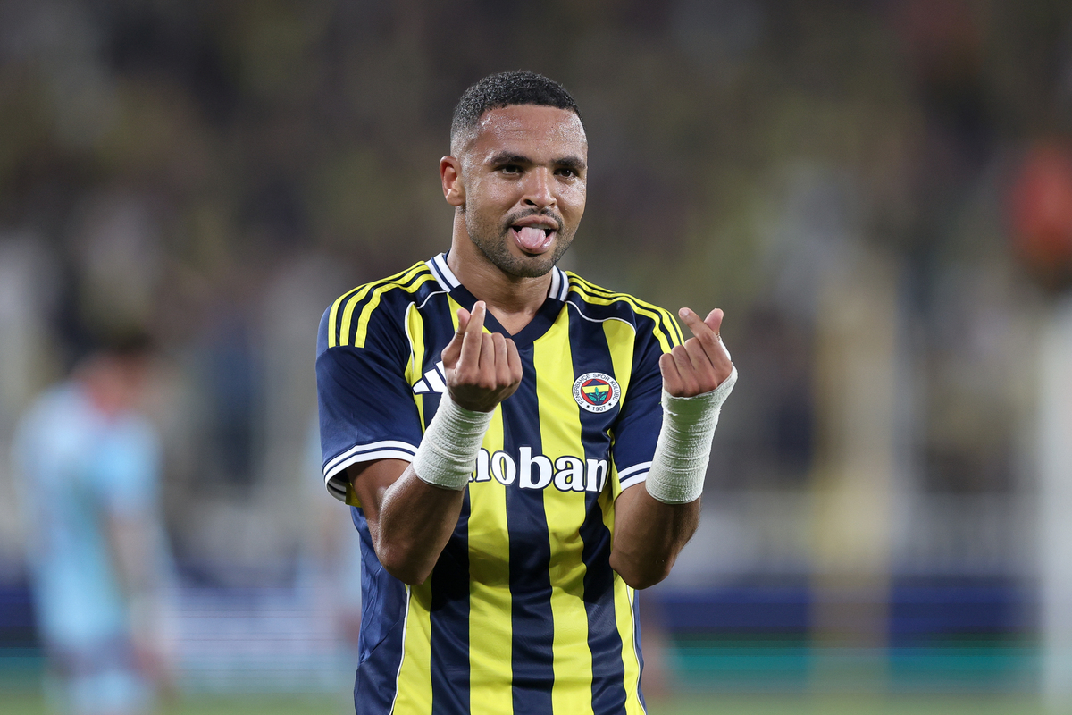 ISTANBUL, TURKEY - AUGUST 12: Youssef En-Nesyri of Fenerbahce celebrates after scoring his team's fourth goal during the UEFA Champions League Third Qualifying Round Second Leg match between Fenerbahce and Feyenoord at Ulker Sukru Saracoglu Stadium on August 12, 2025 in Istanbul, Turkey. (Photo by Ahmad Mora/Getty Images)