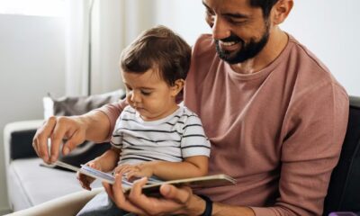 How to share books with children to help them love reading