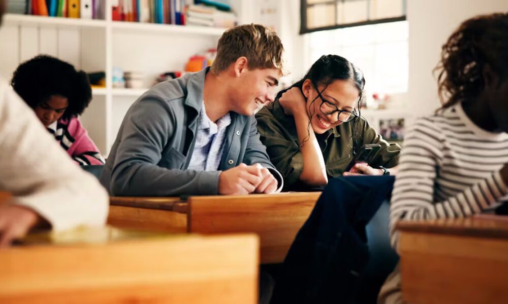 Evidence for link between digital technology use and teenage mental health problems is weak, our large study suggests