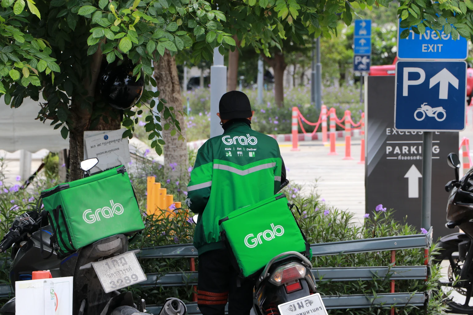 3 Reasons To Own Grab Stock (NASDAQ:GRAB)
