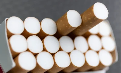 Zigarette Nahaufnahme. Rauchen zu beenden ist der einfachste Weg, um Herzkrankheiten zu vermeiden.