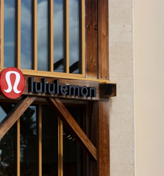 lululemon athletica: Sweeping Management Changes Amid Ultracheap Valuation