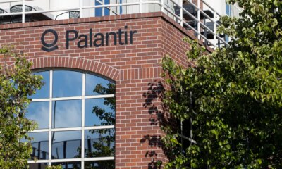 Palantir's Revenue Surge: Don't Let P/E Ratios Fool You