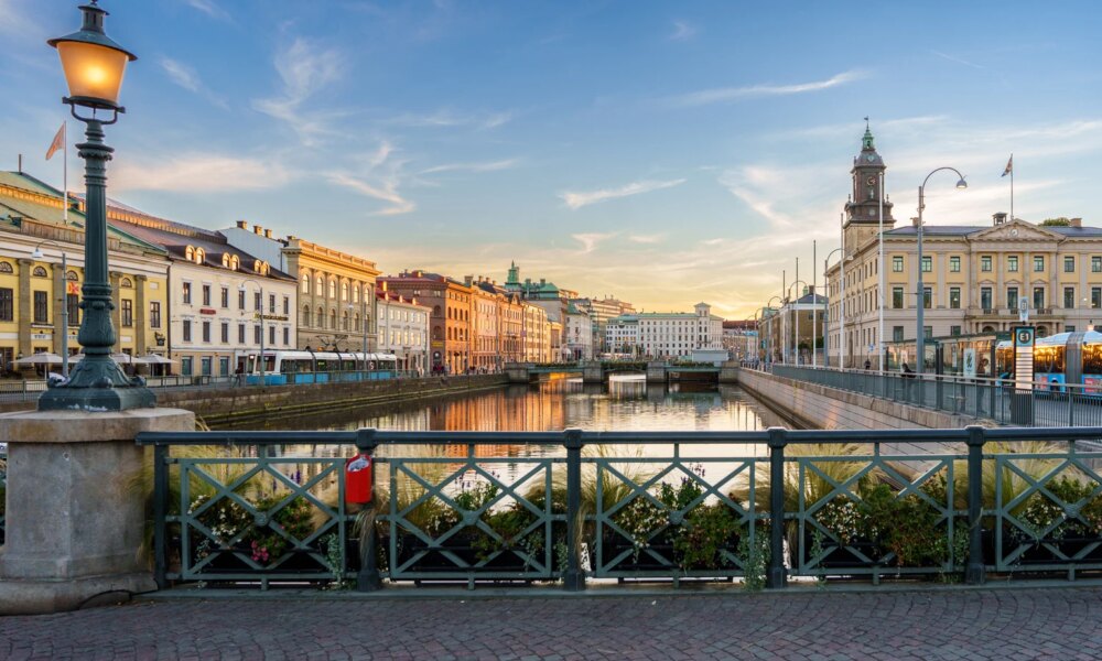 EWD: Priced With A Lot Of Optimism For 2026 (NYSEARCA:EWD)