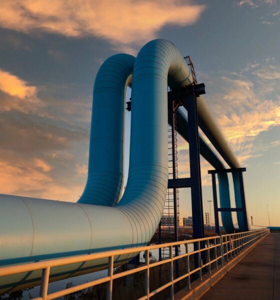 Enbridge: Time To Sell My Shares Amidst High Leverage And Optimistic Valuation (NYSE:ENB)