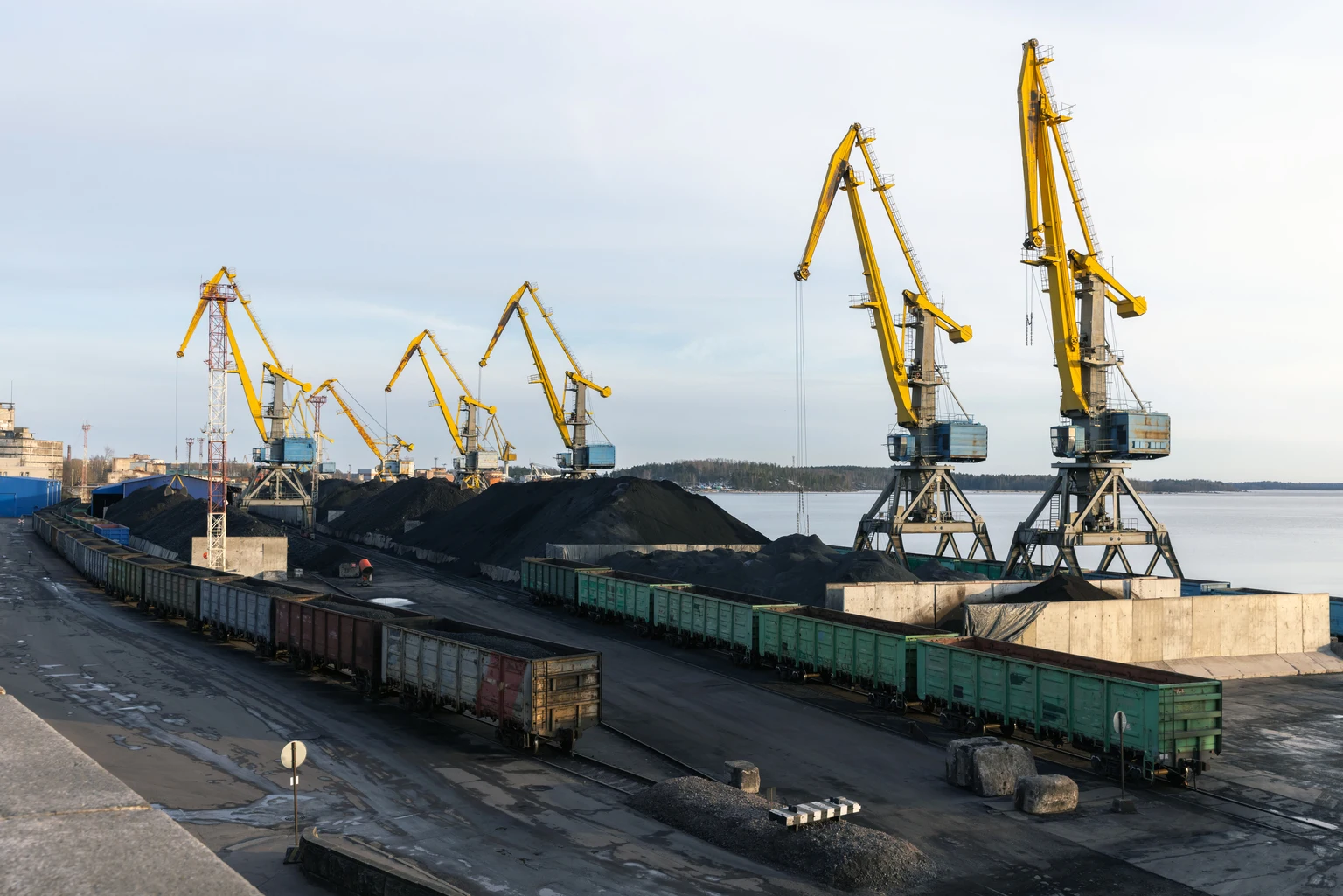 U.S. Export Coal Extends Rally To Close Out 2025