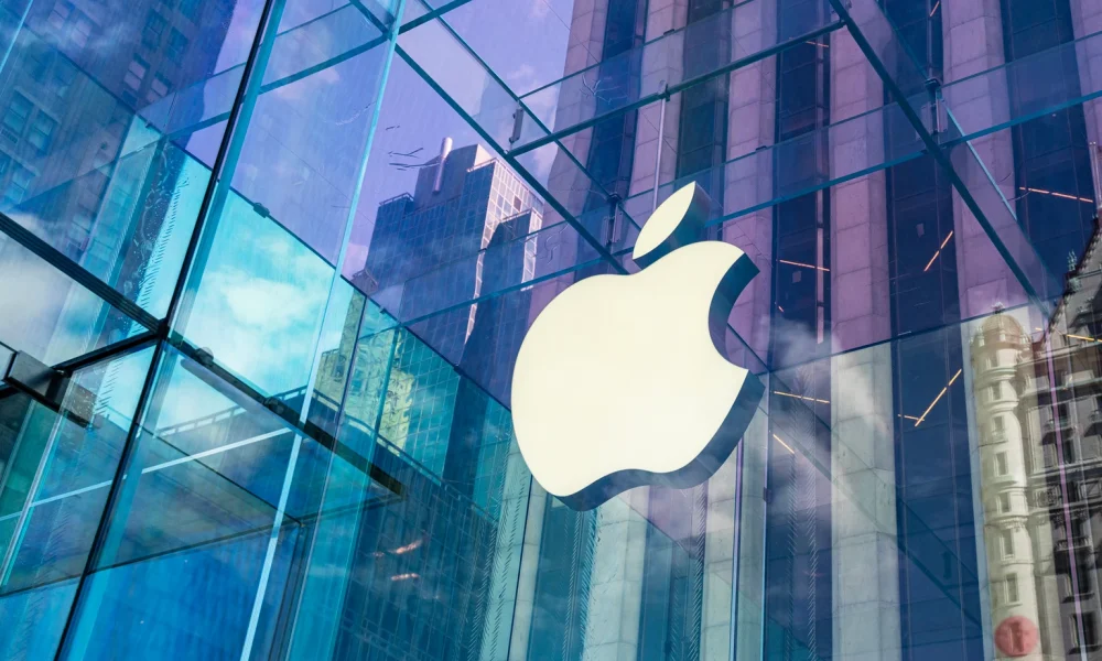 Apple: Comeback Starts Now As AI Bubble Fears Hit Peers (Rating Upgrade)