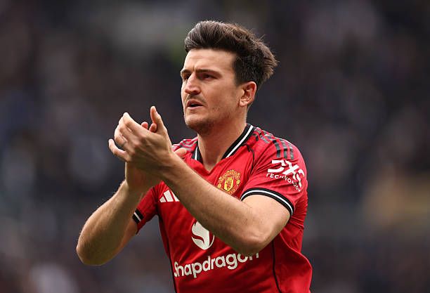 Harry Maguire applauding the Man United fans