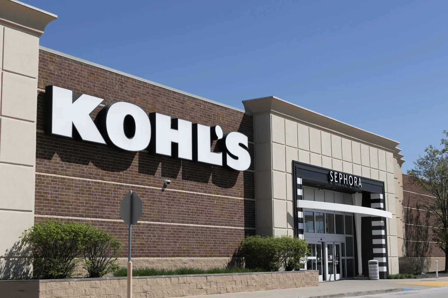 Kohl's: Deteriorating Fundamentals Call For A Downgrade (NYSE:KSS)