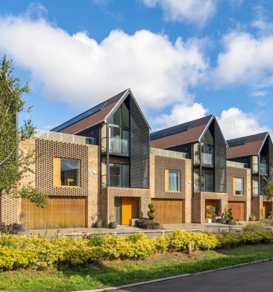 Cushman & Wakefield: Resilient Growth Profile And Balance Sheet Deleveraging (NYSE:CWK)