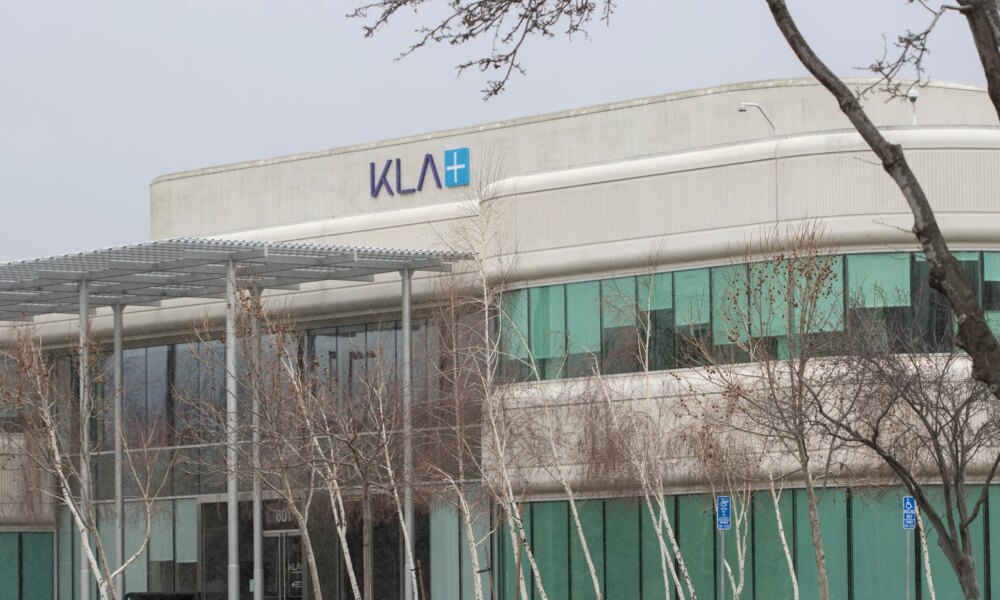 KLAC: A Primary Beneficiary Of The AI-Driven Semiconductor CapEx Boom (Rating Upgrade)