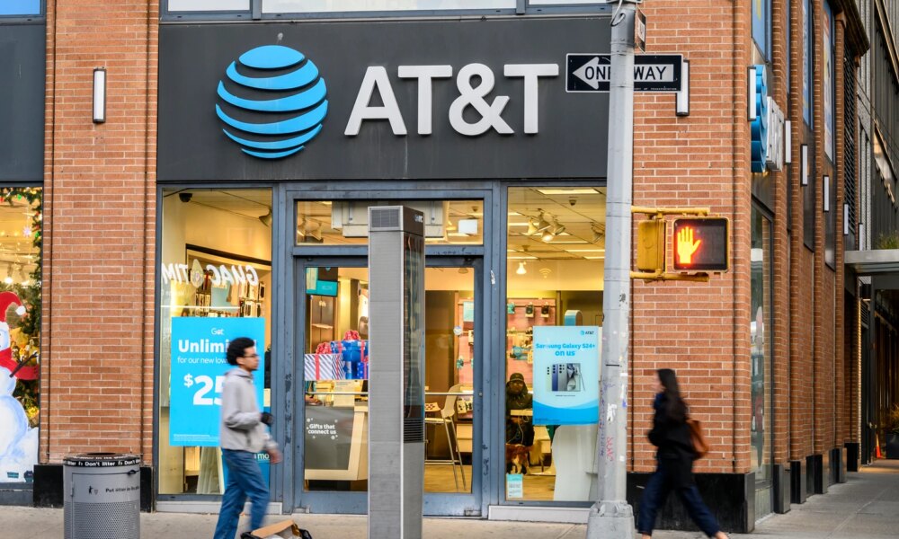 AT&T: Where The Downtrend May End, Yield Climbing Toward 5%