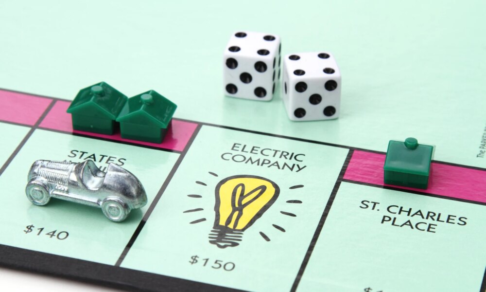 Utility CEFs: UTG Outshines DNP With Lower Leverage But Better Returns