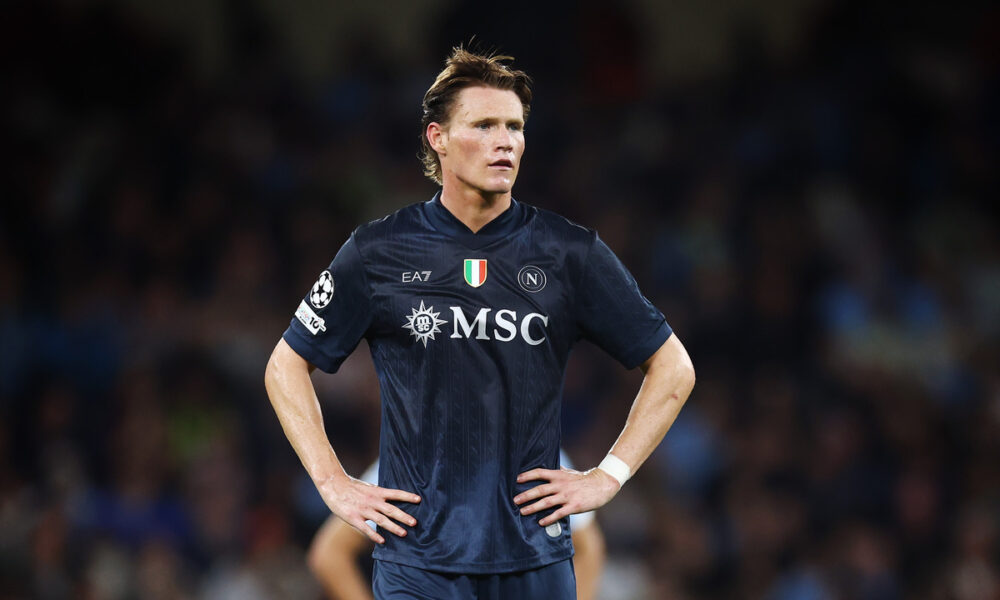 MANCHESTER, ENGLAND - SEPTEMBER 18: Scott McTominay of Napoli looks on during the UEFA Champions League 2025/26 League Phase MD1 match between Manchester City and SSC Napoli at City of Manchester Stadium on September 18, 2025 in Manchester, England. (Photo by Dan Istitene/Getty Images)