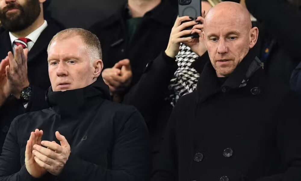 Paul Scholes and Nicky Butt watching Manchester City v Salford City